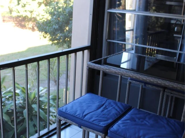 4170 Inverrary Dr # 201, Lauderhill FL 33319