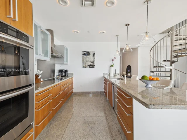 201 Aqua Ave, Miami Beach FL 33141