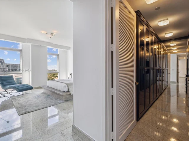 201 Aqua Ave, Miami Beach FL 33141