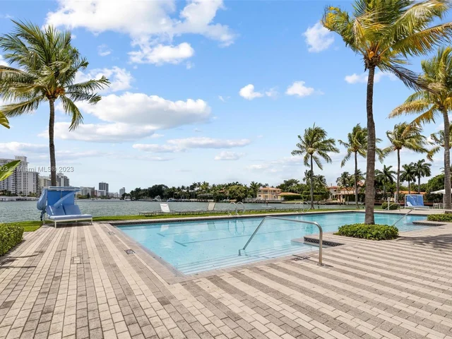 201 Aqua Ave, Miami Beach FL 33141