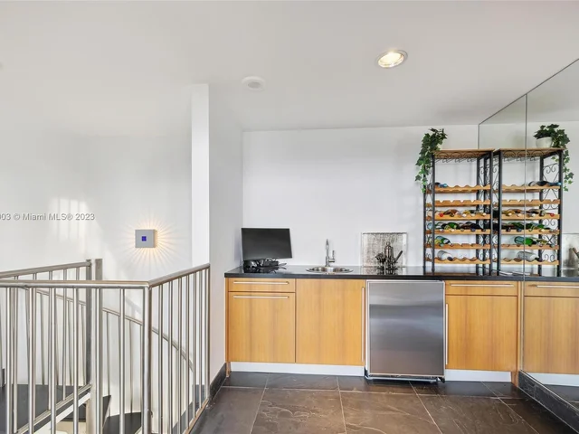 201 Aqua Ave, Miami Beach FL 33141