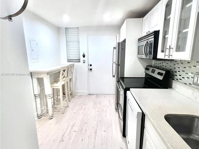 3660 NE 166th St # 405, North Miami Beach FL 33160