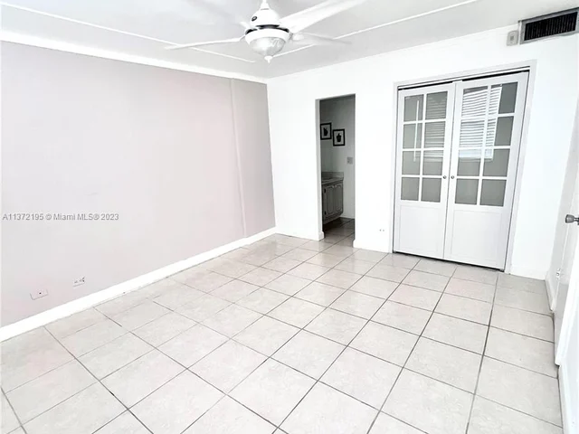 3660 NE 166th St # 405, North Miami Beach FL 33160