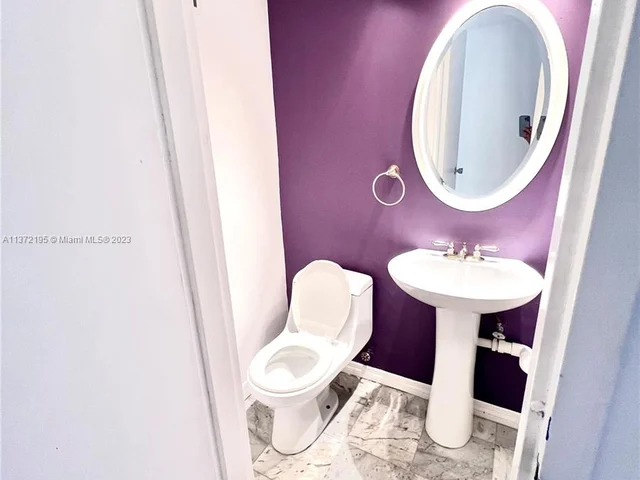 3660 NE 166th St # 405, North Miami Beach FL 33160