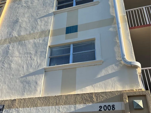 2008 Jackson St # D9, Hollywood FL 33020