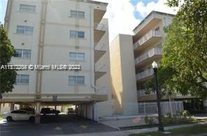 2008 Jackson St # D9, Hollywood FL 33020