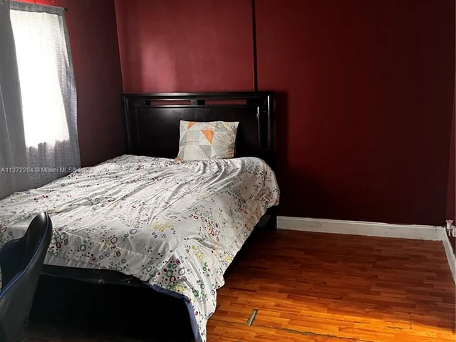 2008 Jackson St # D9, Hollywood FL 33020