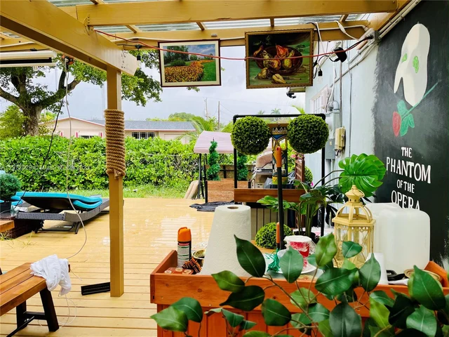 50 NW 209th St, Miami Gardens FL 33169