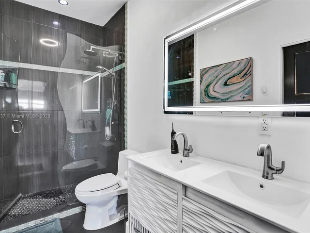 5601 Collins Ave # 1720, Miami Beach FL 33140