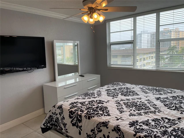 1893 S Ocean Dr # 506, Hallandale Beach FL 33009