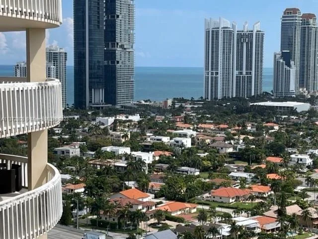 19355 Turnberry Way # 27F, Aventura FL 33180