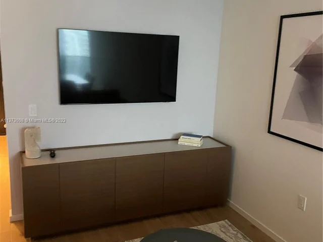 398 NE 5th St # 4414, Miami FL 33132