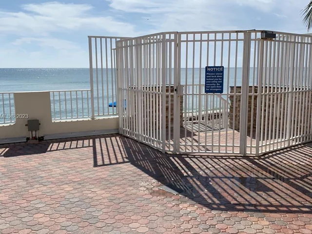 3180 S Ocean Dr # 318, Hallandale Beach FL 33009