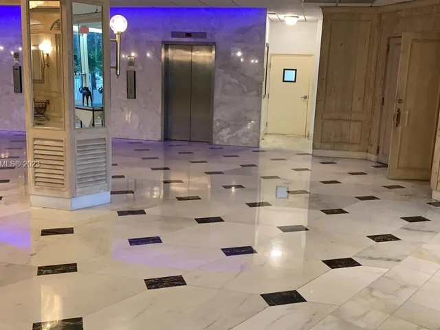 3180 S Ocean Dr # 318, Hallandale Beach FL 33009