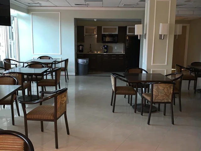 3180 S Ocean Dr # 318, Hallandale Beach FL 33009