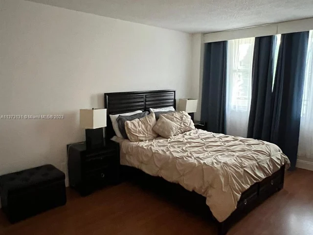 3180 S Ocean Dr # 318, Hallandale Beach FL 33009