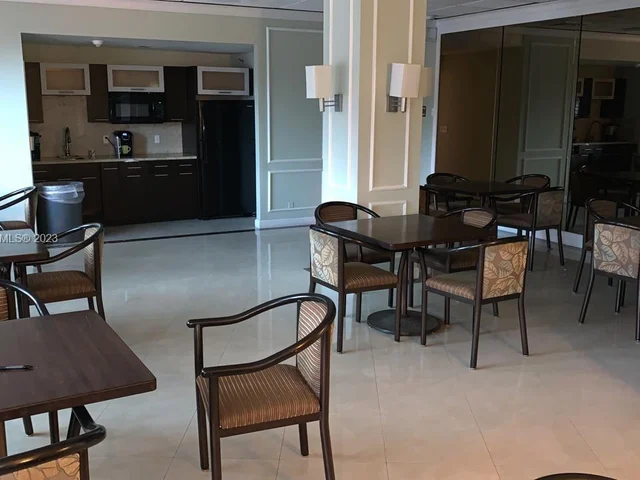 3180 S Ocean Dr # 318, Hallandale Beach FL 33009