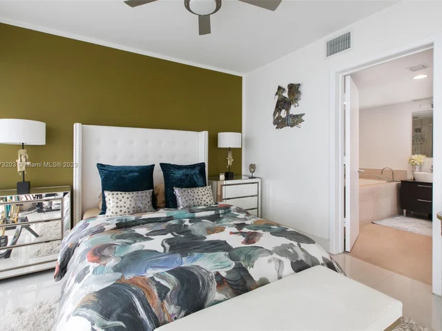 5875 Collins Ave # 604, Miami Beach FL 33140