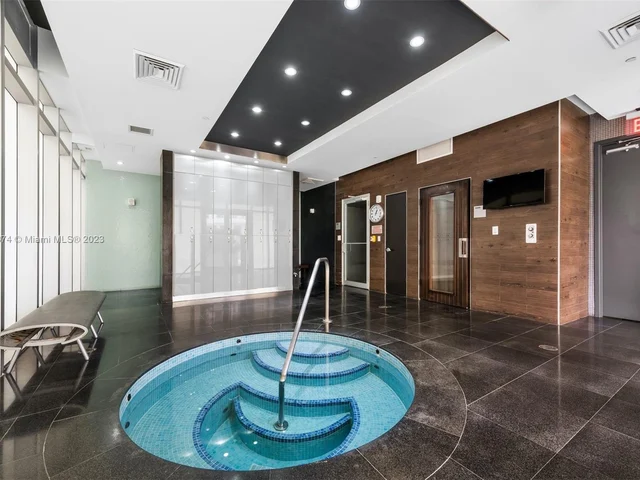 55 SE 6th St # 3802, Miami FL 33131