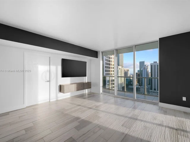 55 SE 6th St # 3802, Miami FL 33131