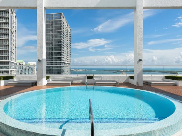 55 SE 6th St # 3802, Miami FL 33131