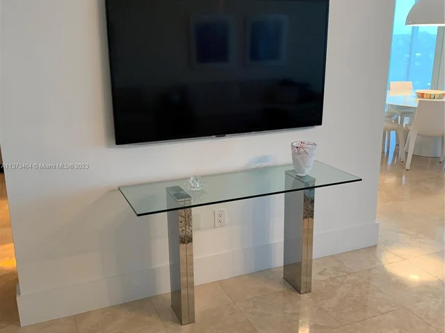 20201 E Country Club Dr # 607, Aventura FL 33180