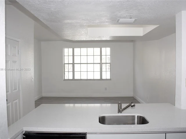 701 SW 148th Ave # 107, Sunrise FL 33325