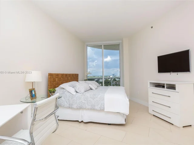 15811 Collins Ave # 1105, Sunny Isles Beach FL 33160