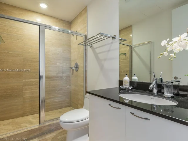 15811 Collins Ave # 1105, Sunny Isles Beach FL 33160