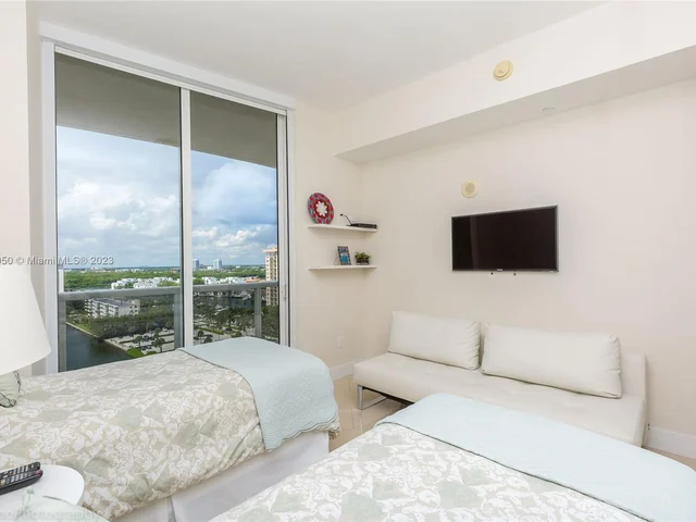 15811 Collins Ave # 1105, Sunny Isles Beach FL 33160