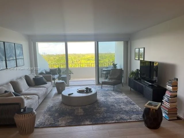 177 Ocean Lane Dr # 812, Key Biscayne FL 33149