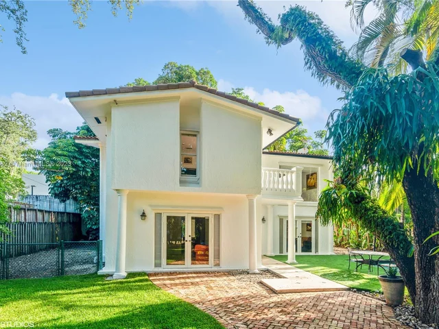 2141 Secoffee St, Miami FL 33133