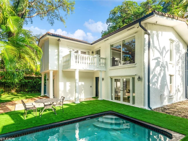 2141 Secoffee St, Miami FL 33133