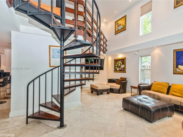 2141 Secoffee St, Miami FL 33133