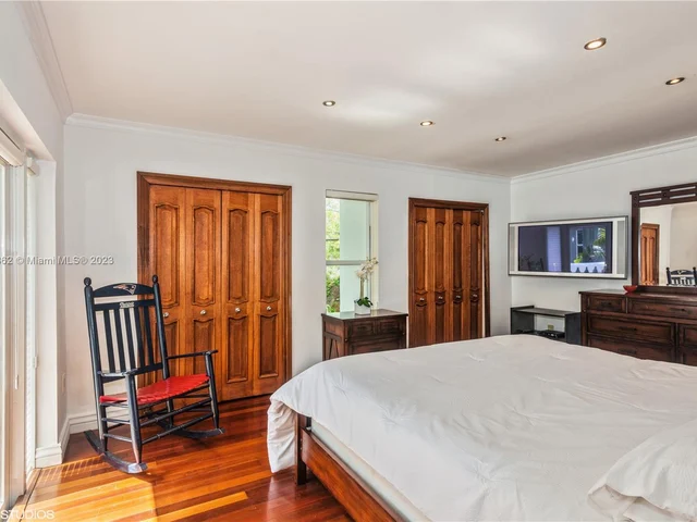 2141 Secoffee St, Miami FL 33133