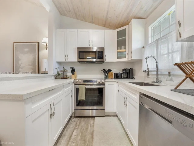 421 NE 70th St, Miami FL 33138