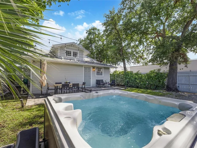 421 NE 70th St, Miami FL 33138