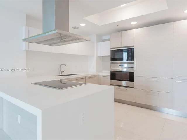 17301 Biscayne Blvd # 1108, North Miami Beach FL 33160