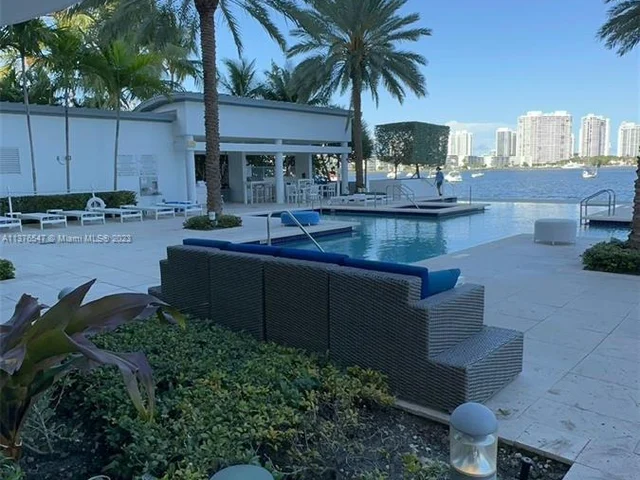 17301 Biscayne Blvd # 1108, North Miami Beach FL 33160