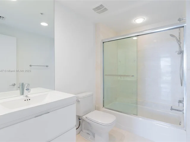 17301 Biscayne Blvd # 1108, North Miami Beach FL 33160