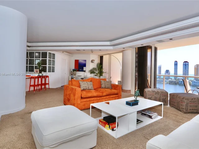 4000 ISLAND BL # 2701, Aventura FL 33160