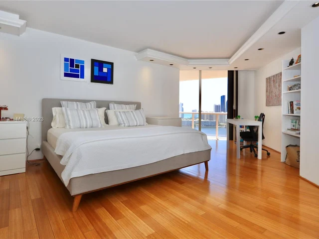 4000 ISLAND BL # 2701, Aventura FL 33160