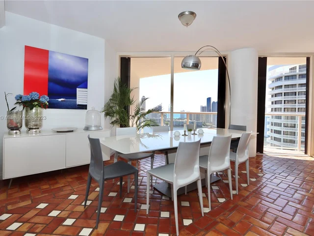 4000 ISLAND BL # 2701, Aventura FL 33160