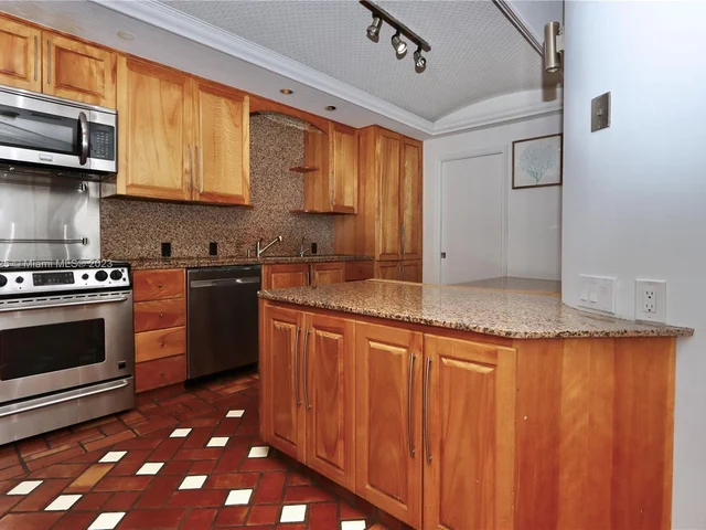 4000 ISLAND BL # 2701, Aventura FL 33160