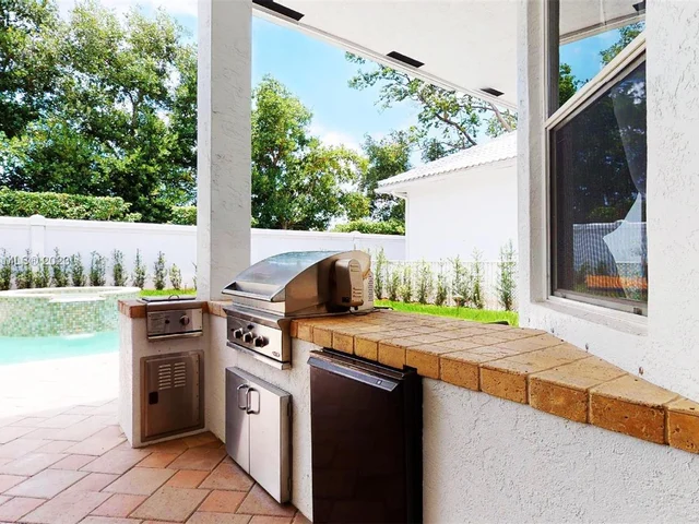 21 Snowy Owl Ter, Plantation FL 33324