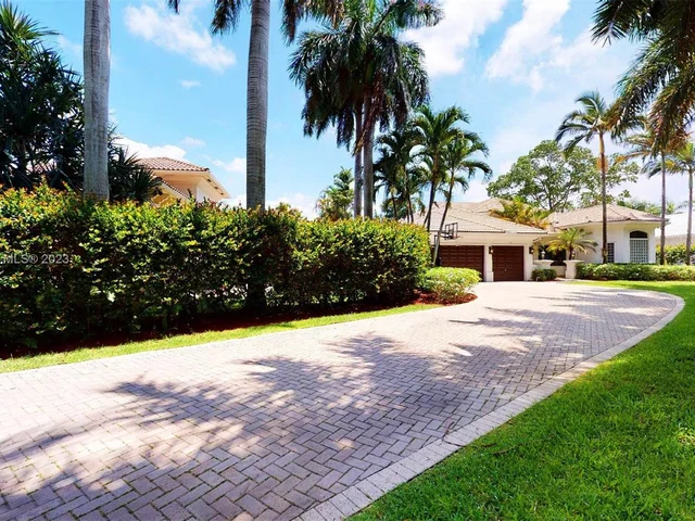 21 Snowy Owl Ter, Plantation FL 33324