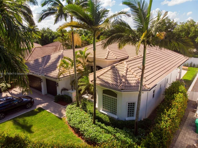 21 Snowy Owl Ter, Plantation FL 33324