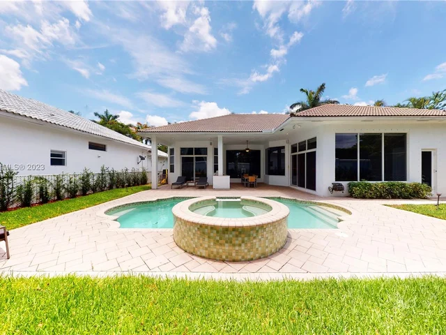 21 Snowy Owl Ter, Plantation FL 33324