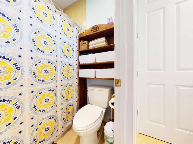 21 Snowy Owl Ter, Plantation FL 33324