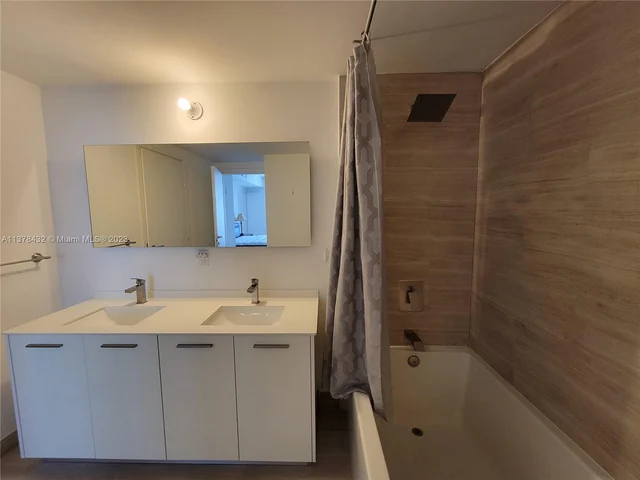 1300 BRICKELL BAY DR # 804, Miami FL 33131